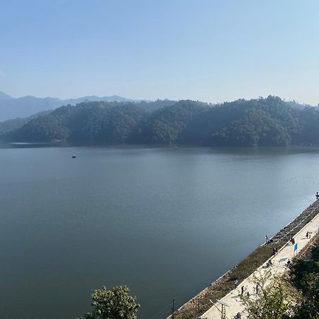 Tranquil Water Guest House Pokhara Buitenkant foto