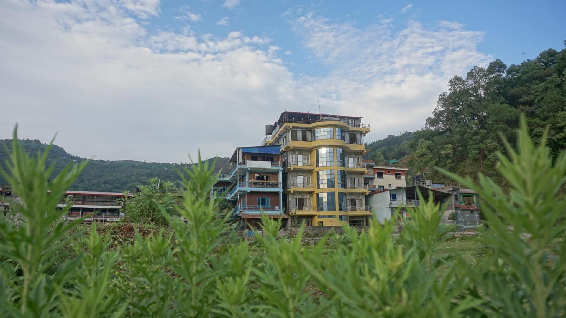 Tranquil Water Guest House Pokhara Buitenkant foto