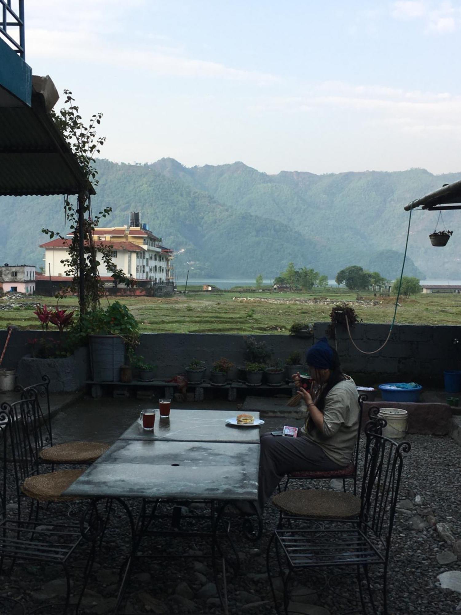 Tranquil Water Guest House Pokhara Buitenkant foto