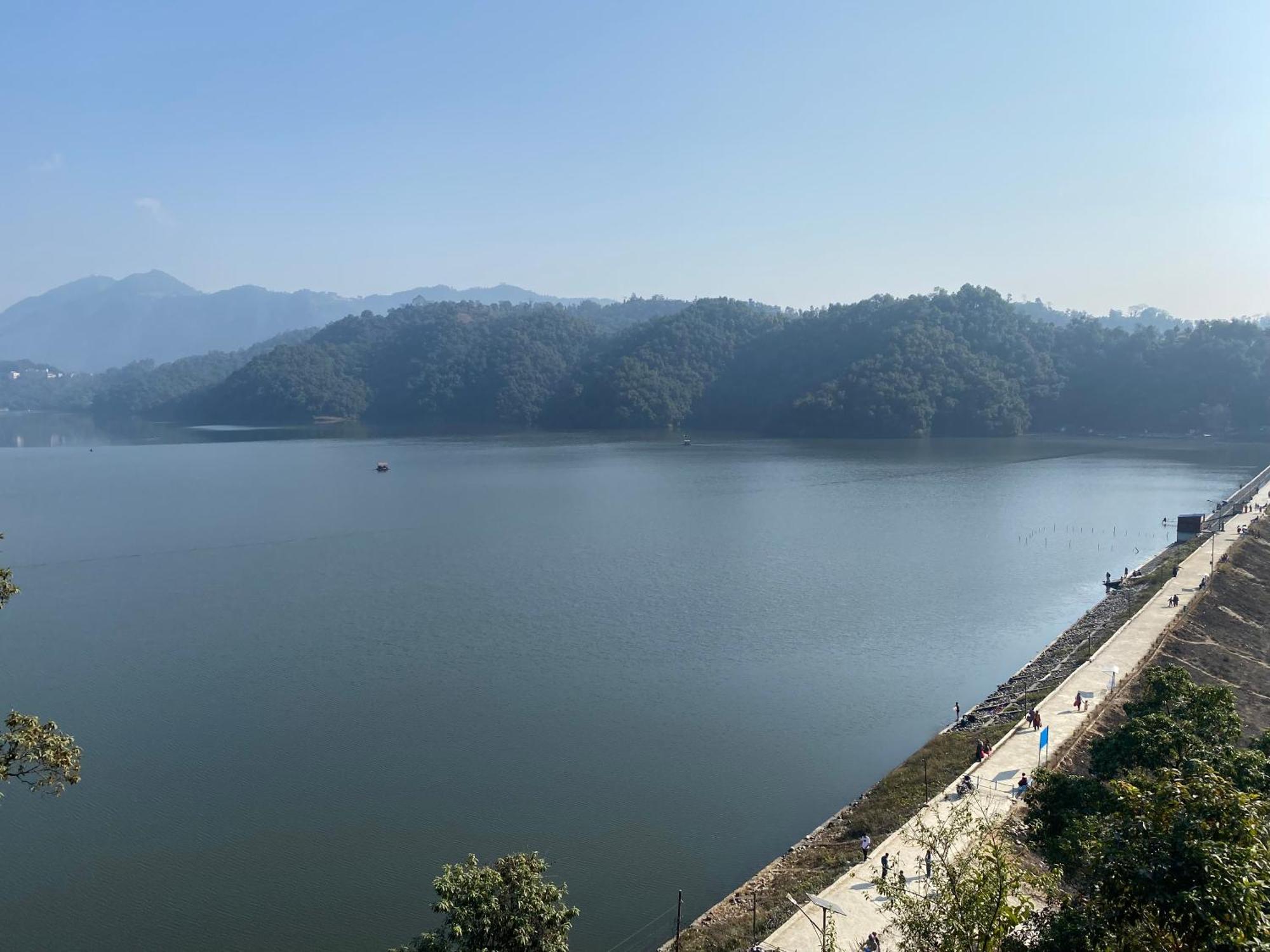 Tranquil Water Guest House Pokhara Buitenkant foto